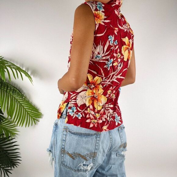 Vintage Y2K Red Silk Tropical Hawaiian Floral Beachy Indie Button Up Top / 8 - Picture 2 of 5